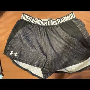 Lightly used. Black and white. Under armour xs.